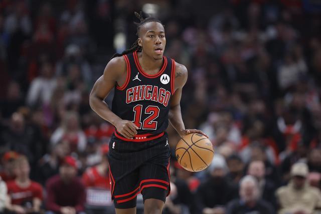 赵继伟19+7辽宁不敌同曦 周鹏20分深圳胜江苏